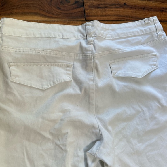 Women’s White Casual Shorts - Picture 6 of 6